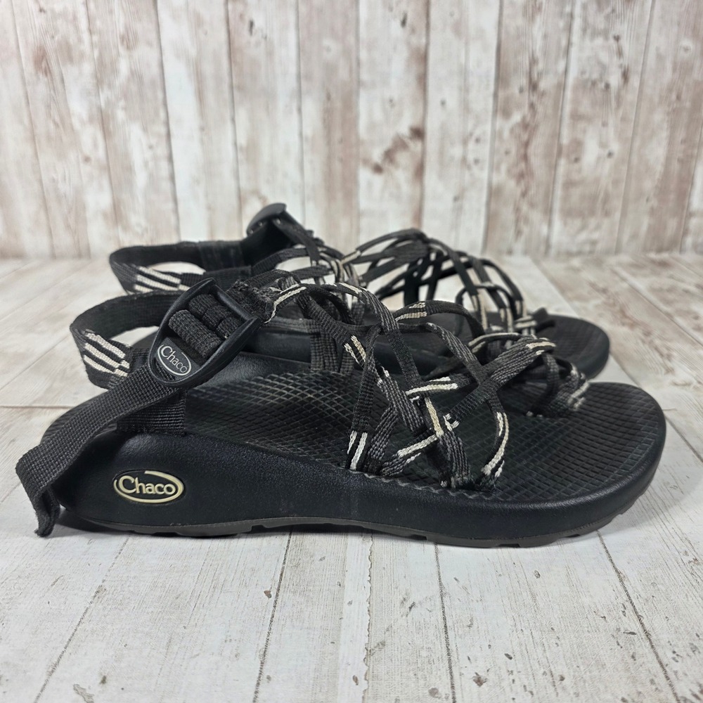 Chaco Z/Cloud 2 Women 8 Black White Strappy Toe Loop Sport Sandals J106606